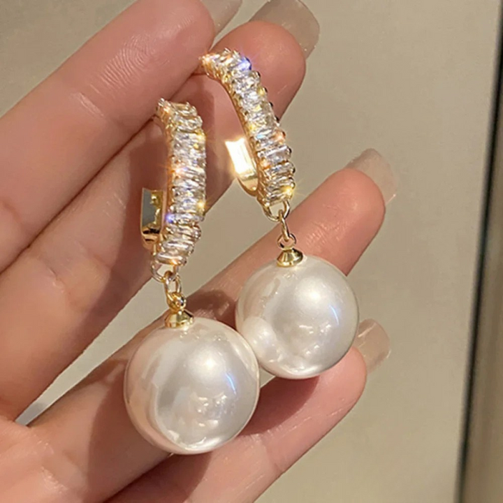 Chic Pearl & Zirconia Earrings
