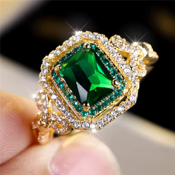 Elegant Golden Emerald Stone Ring